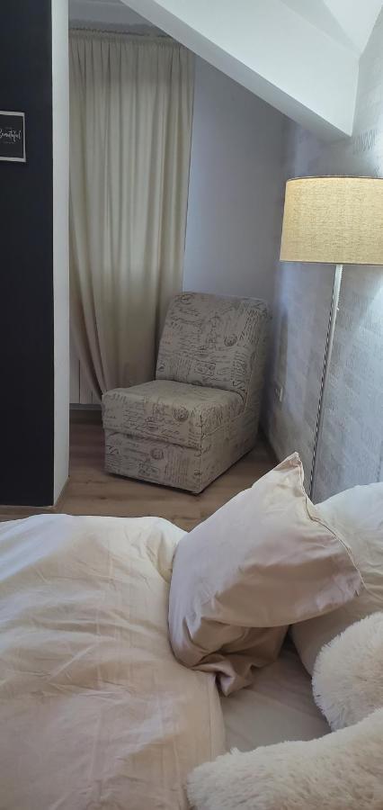Sleep And Drive White Apartment ซาราเยโว ภายนอก รูปภาพ