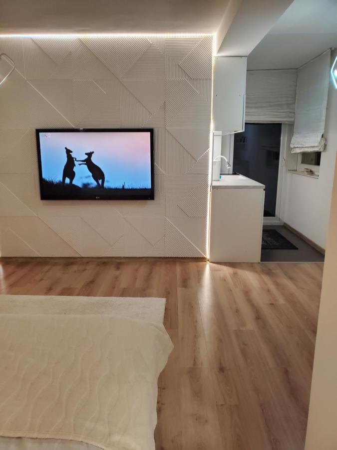 Sleep And Drive White Apartment ซาราเยโว ภายนอก รูปภาพ